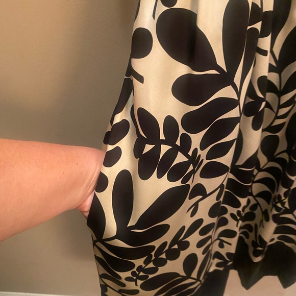 Maggie London Silk sleeveless babydoll slip dress champagne & black midi length - Picture 5 of 5